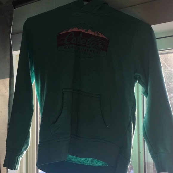 Two hoodies from cabbalas one bass pro shop and other is cabbalas store - Picture 5 of 5